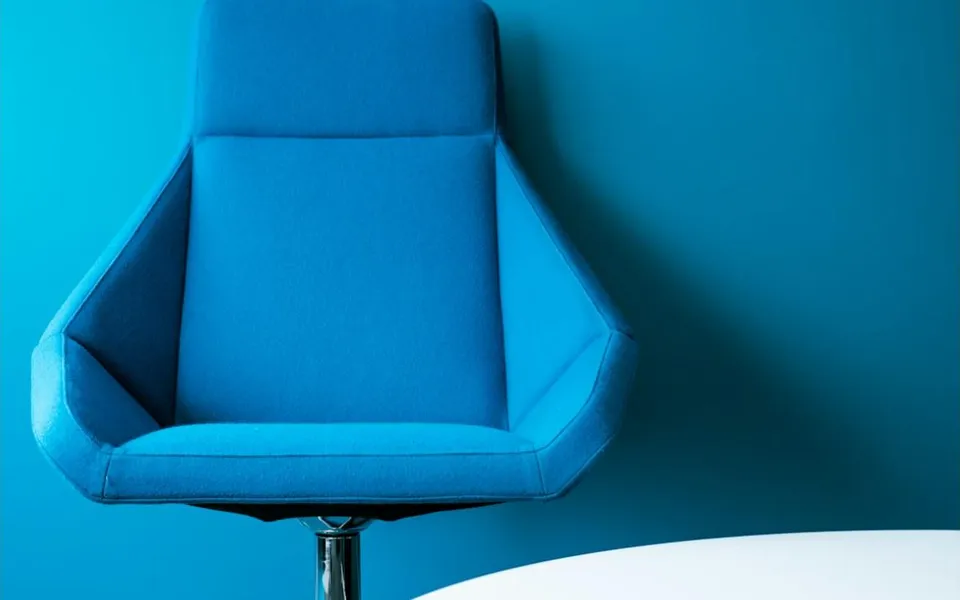 Fauteuil d'accueil enveloppant