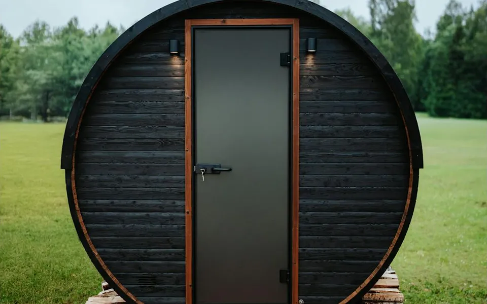 Black barrel sauna