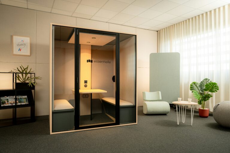 Meeting Pods vs Phone Booths: Which Fits Your Team?